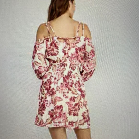 Off Shoulder Smocked Waist Dress Sz small. Like New! - Picture 10 of 10